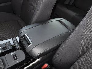 2022款2.5L HEV四驱精英版 中央扶手箱
