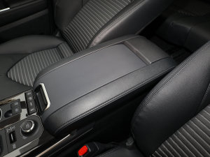 2022款2.0T 劲耀版 中央扶手箱