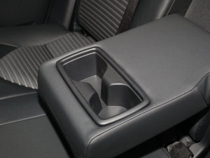 2022款2.0T 劲耀版 后排中央扶手功能
