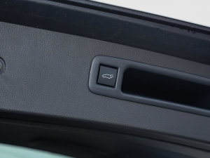 2022款2.5L HEV四驱旗舰版 空间座椅