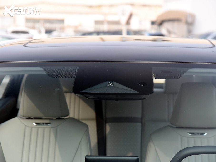 2023SbZ3 616km LmPremium