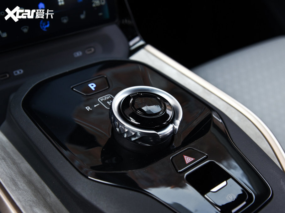 2023SbZ3 616km LmPremium