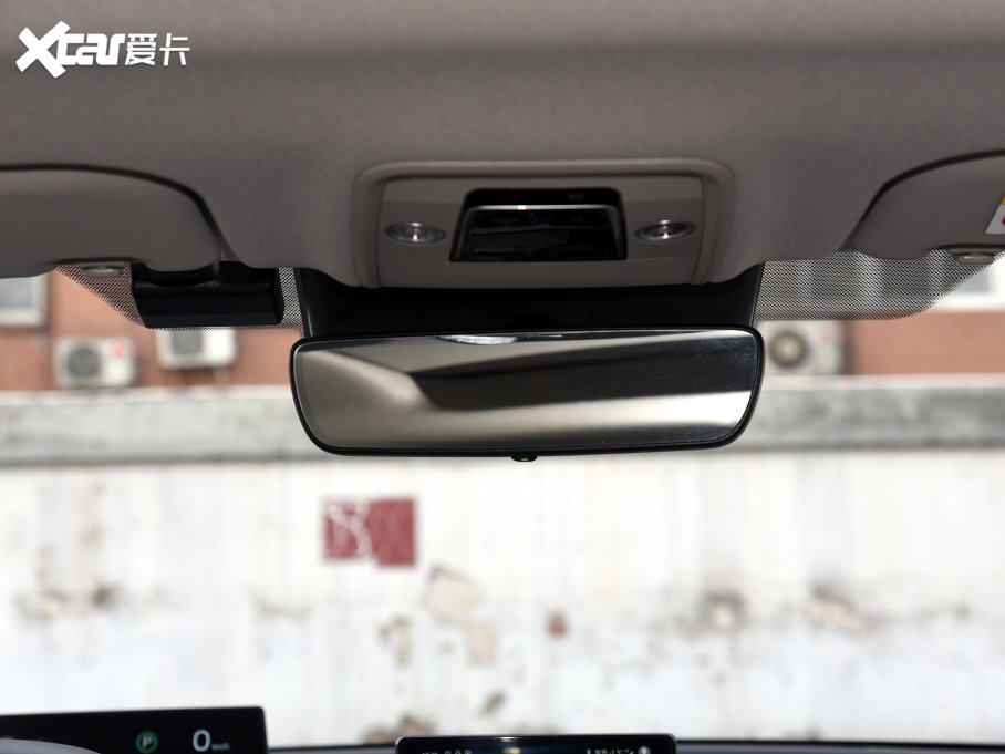 2023SbZ3 616km LmPremium