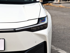 2023616km LmPremium ^