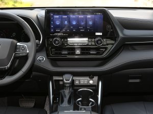 2023款2.5L HEV四驱尊贵版 中控台
