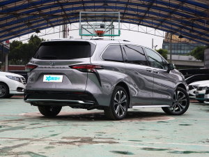 2023款2.5L混动 尊贵PLUS版 右后45度