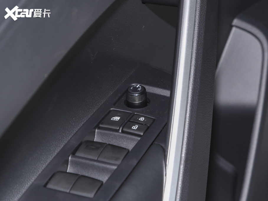 2023��_���J�� �p�� 2.0L ��Ӣ��