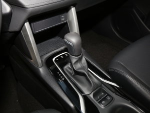 2023款2.0L 尊享版 换挡杆