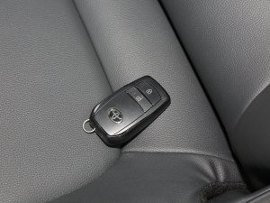 2023款2.0L 尊享版 车钥匙