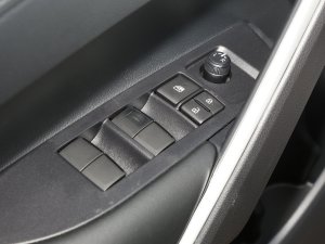 2023款2.0L 精英版 主驾车窗控制区	