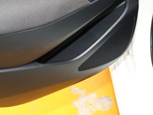 2023款双擎 1.8L E-CVT先锋版 后门储物空间