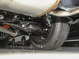 2023款双擎 2.5L CVT两驱豪华版 细节外观
