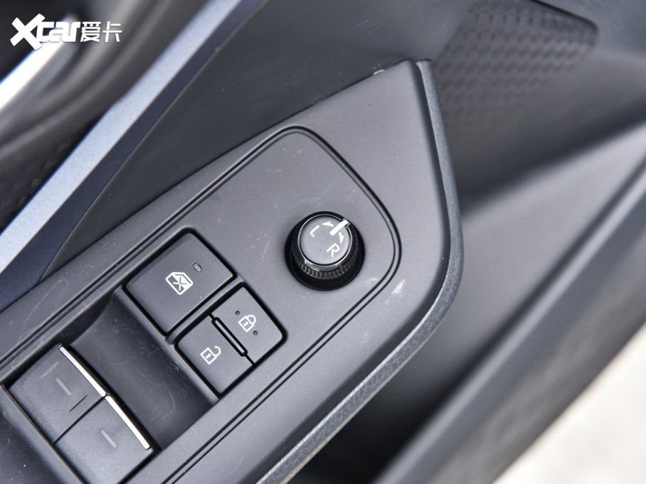 2023ȝIZOAp p 2.0L а