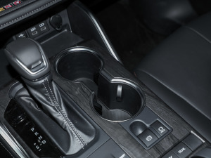 2024款2.5L HEV四驱尊贵版 空间座椅