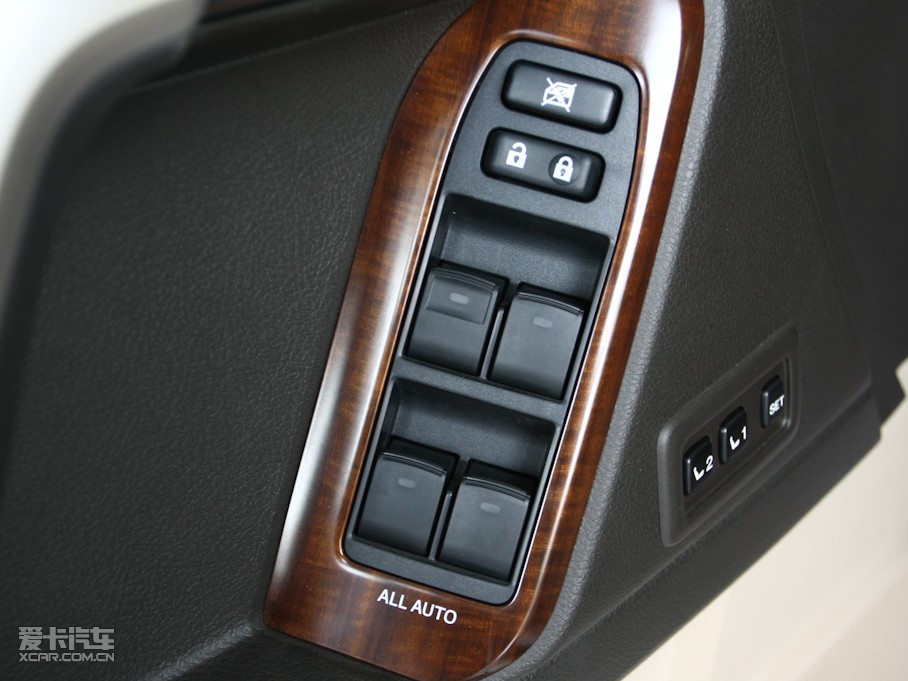 2010 4.0L V6 VX NAVI