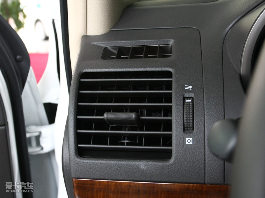 2010 4.0L V6 VX NAVI