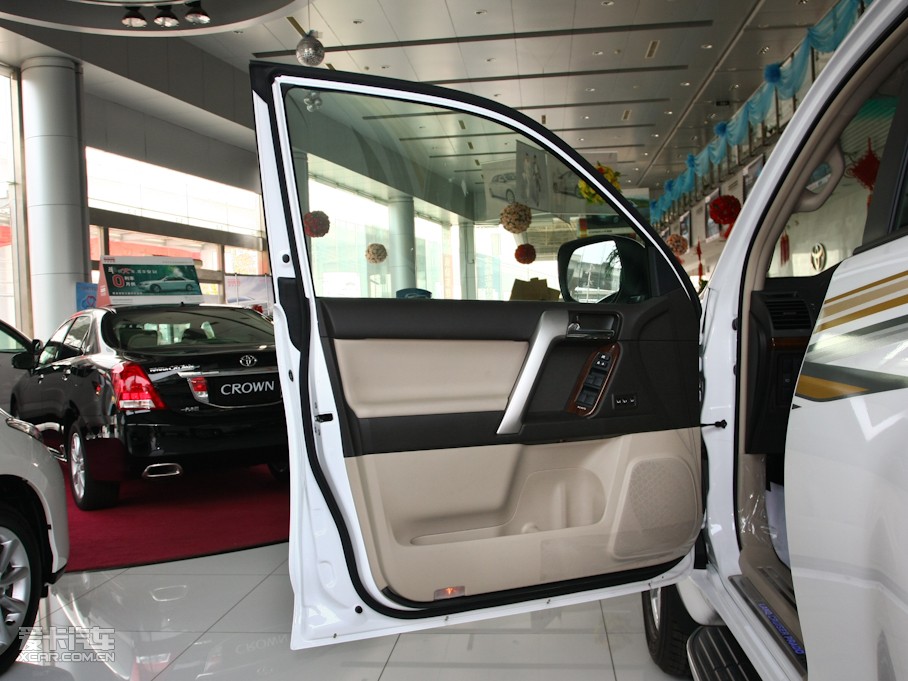 2010 4.0L V6 VX NAVI