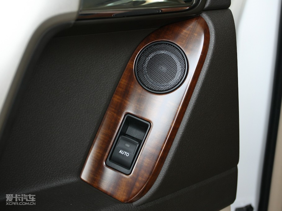 2010 4.0L V6 VX NAVI