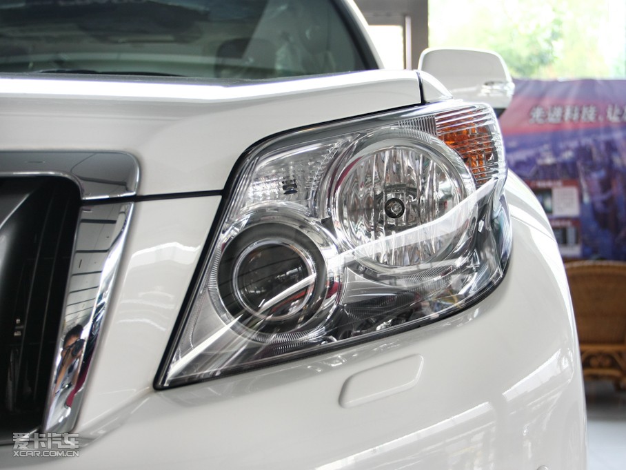 2010 4.0L V6 VX NAVI