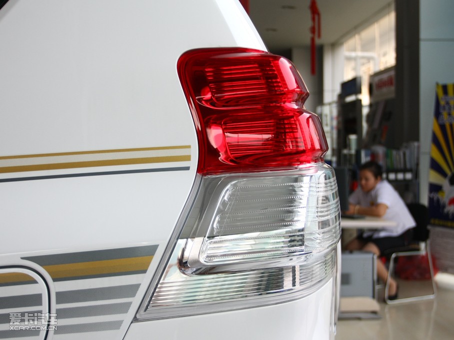 2010 4.0L V6 VX NAVI