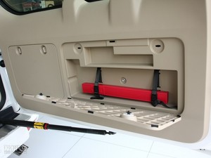 20104.0L V6 VX NAVI g