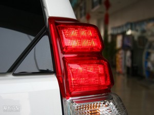 20104.0L V6 VX NAVI ^