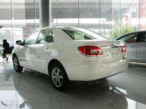 2010款1.6L 自动豪华版 整体外观
