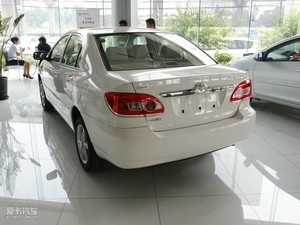 2010款1.6L 自动豪华版 整体外观