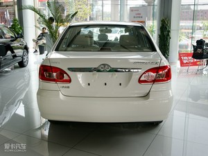 2010款1.6L 自动豪华版 正后	