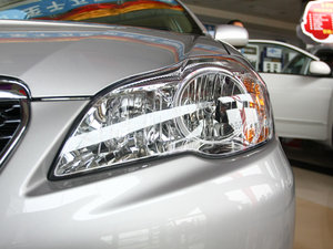 2010款1.6L 自动经典版 大灯