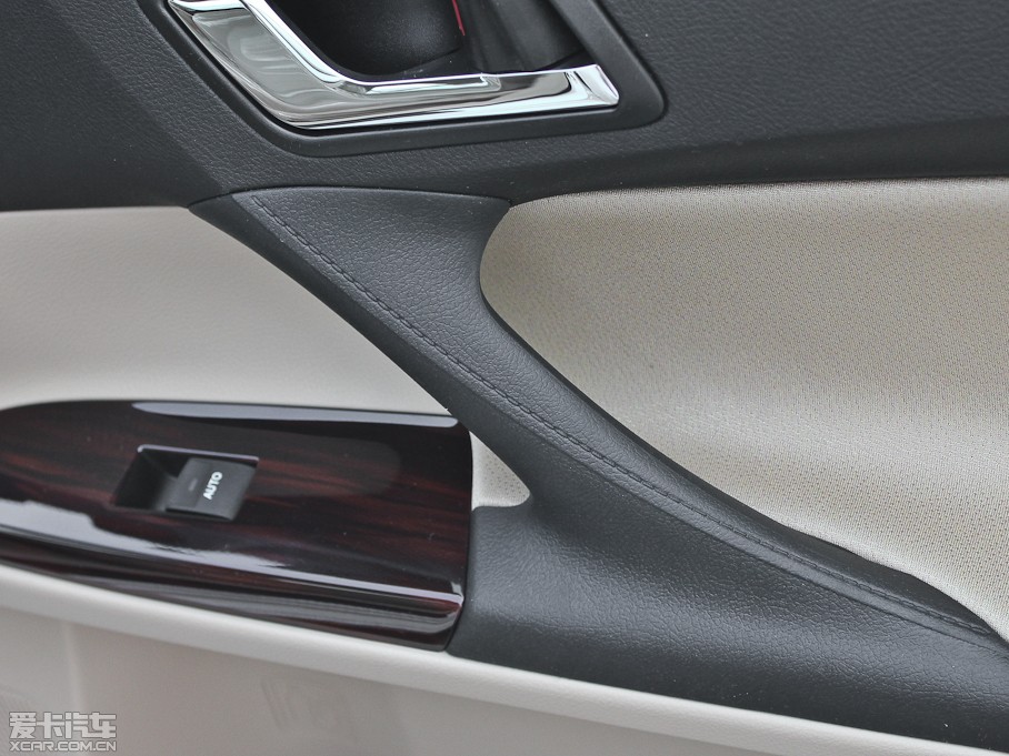 2010J־ 2.5S L(fng)ݼA