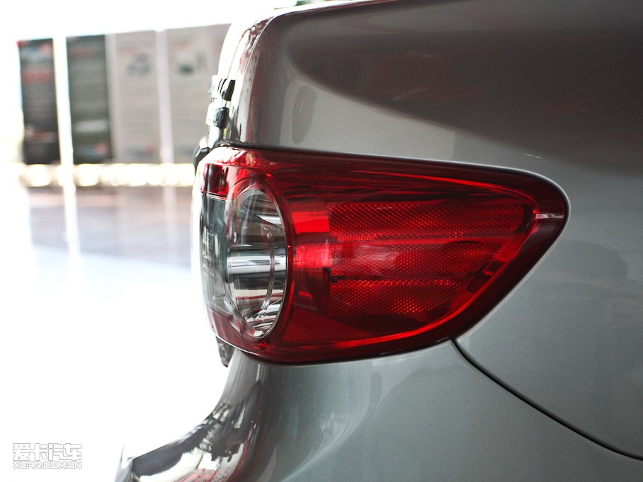 2011��_�� 2.0L GLX CVT