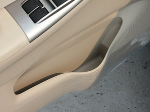 2011款1.6L 手动经典版 空间座椅