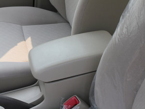 2011款1.6L 手动经典版 空间座椅