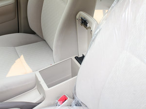2011款1.6L 手动经典版 空间座椅