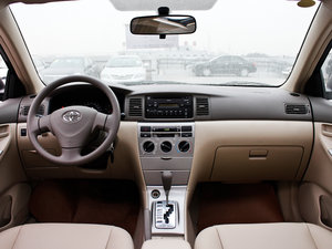 2011款1.6L 自动豪华版 内饰全景