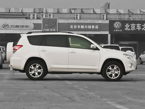 2012款2.0L 自动两驱豪华版 整体外观