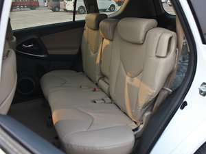 2012款2.0L 自动两驱豪华版 后排座椅