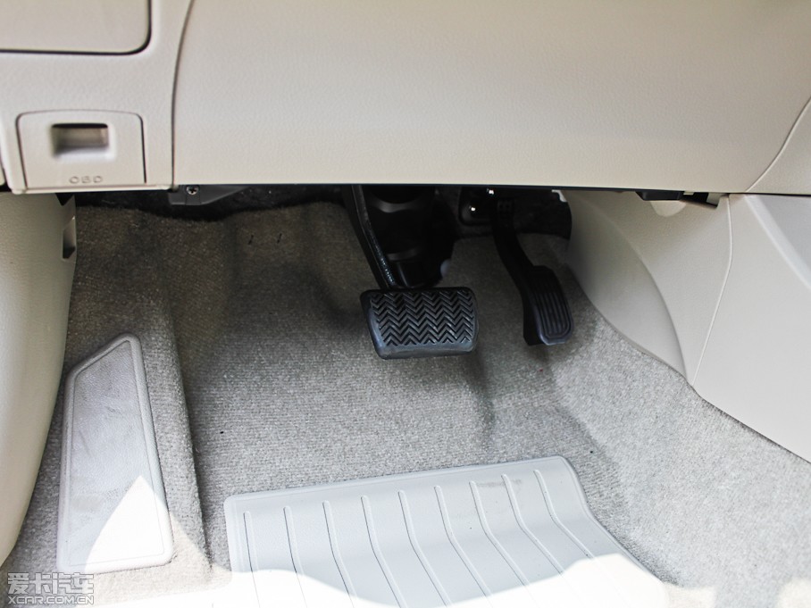 2012_ 1.6L GL ATb