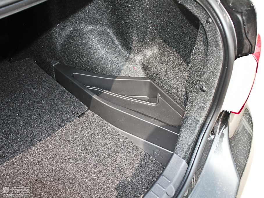 2012_ 1.6L GL ATb