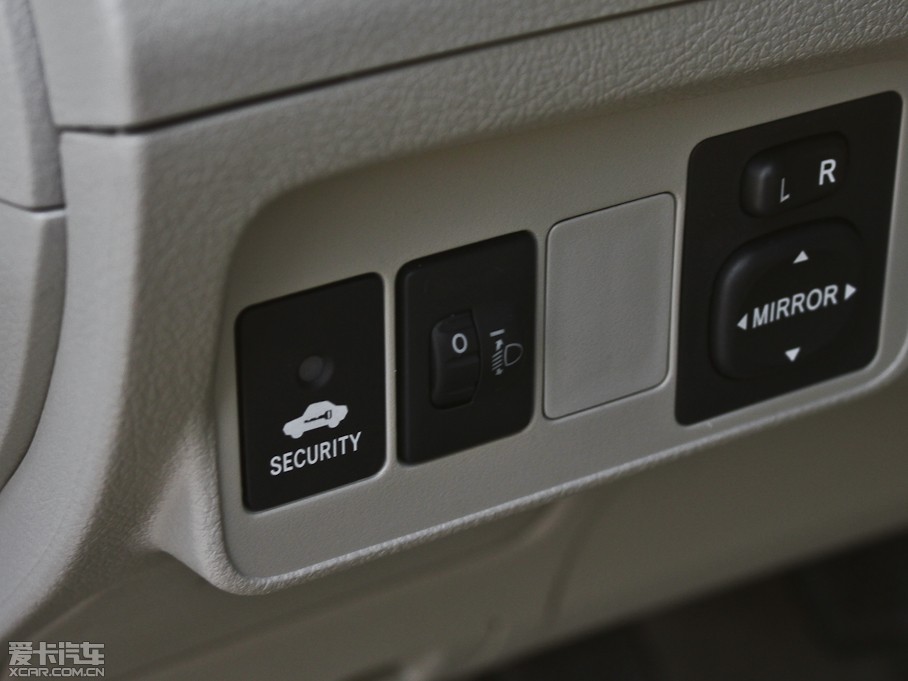 2012��_�� 1.6L GL MT���b��