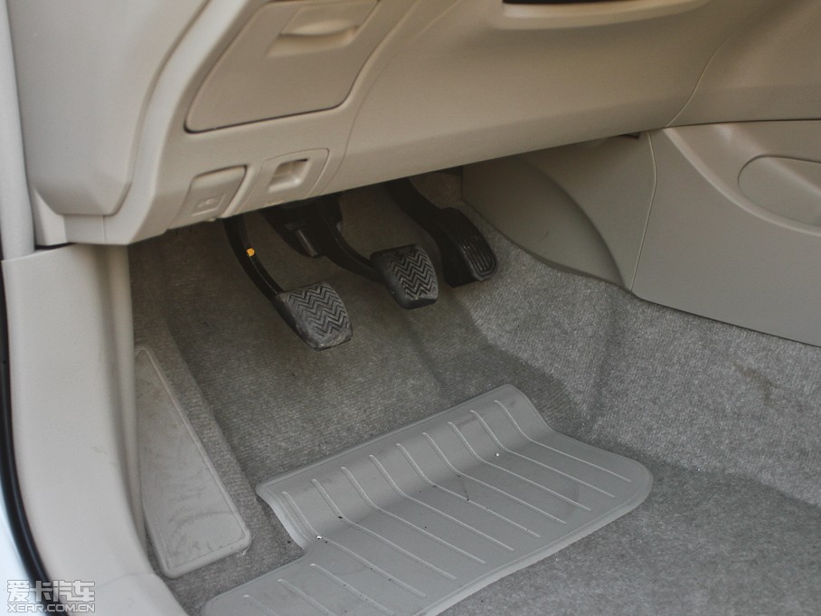 2012_ 1.6L GL MTb