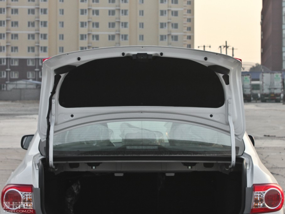 2012_ 1.6L GL MTb