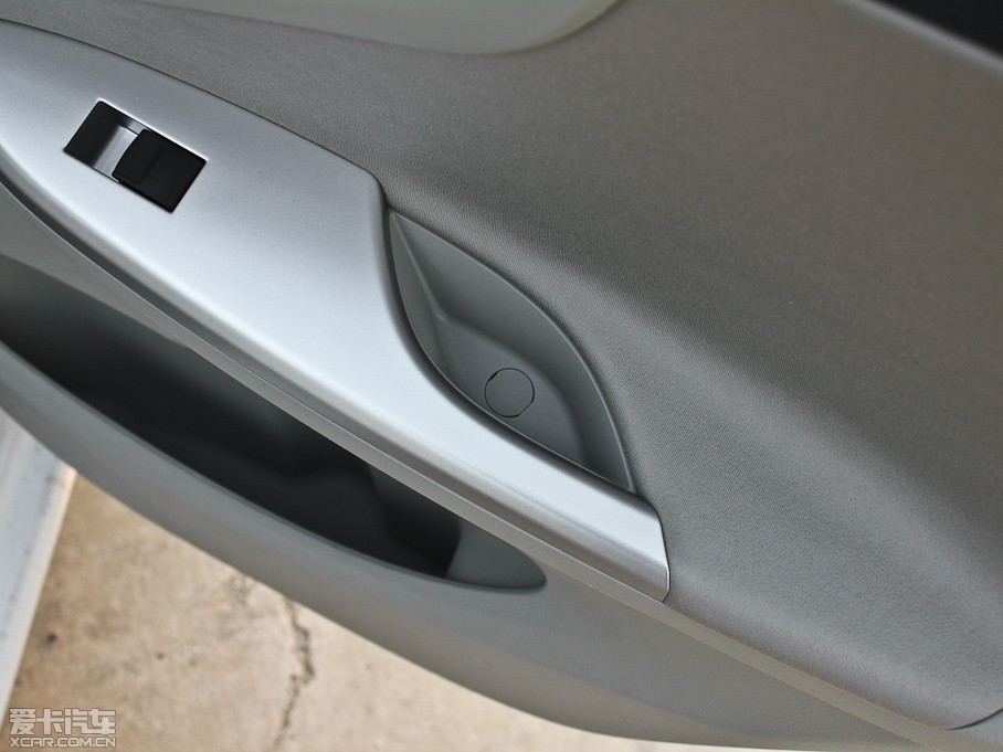 2012��_�� 1.6L GL MT���b��