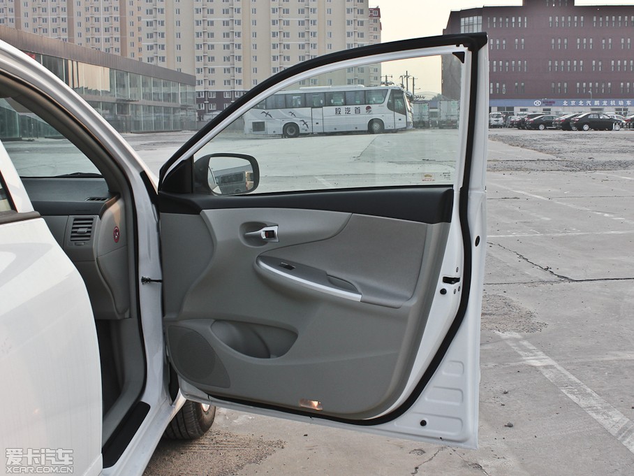 2012��_�� 1.6L GL MT���b��