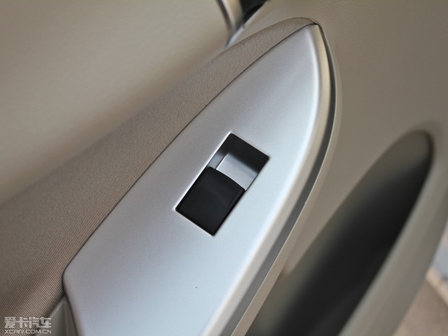 2012_ 1.6L GL MTb