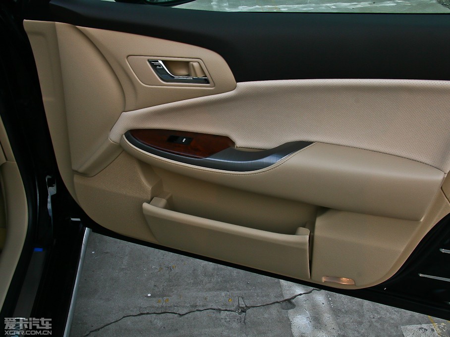 2012ʹ 2.5L Royal Saloon