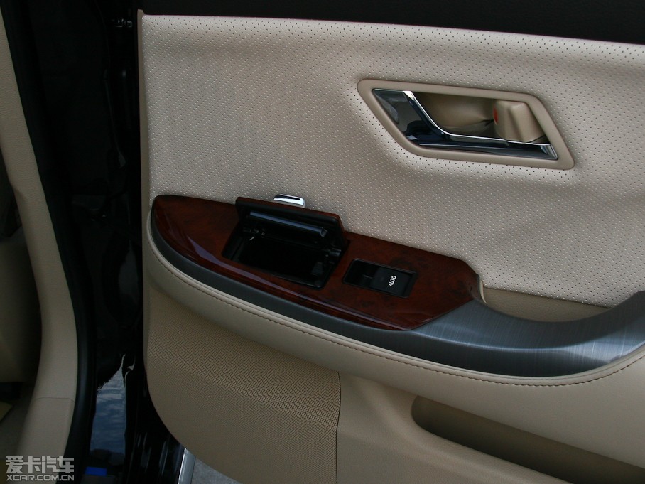 2012ʹ 2.5L Royal Saloon