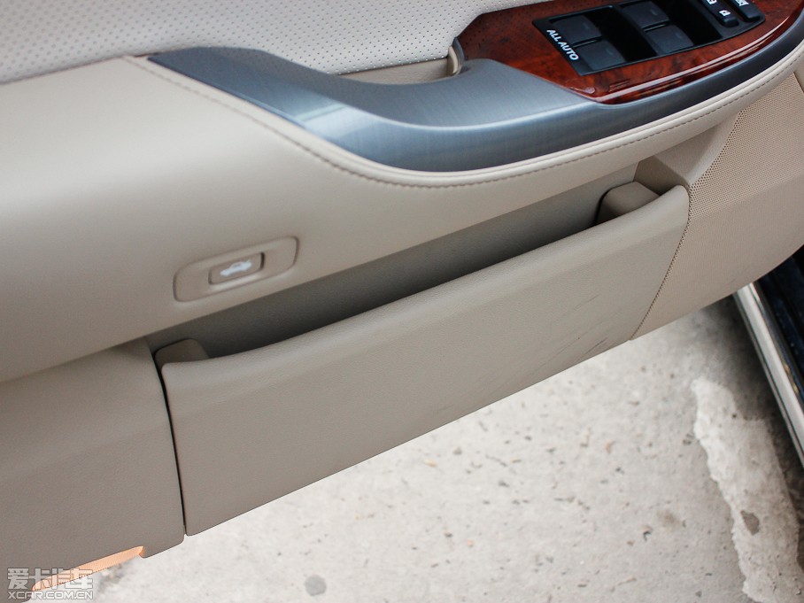 2012ʹ 2.5L Royal Saloon F