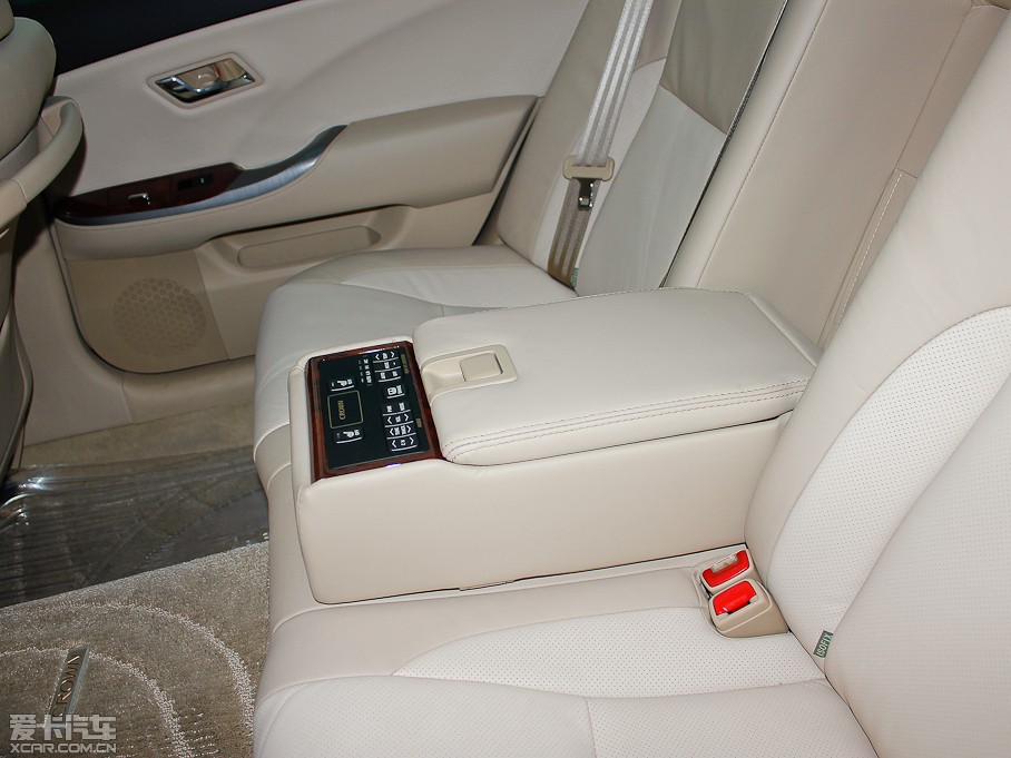 2012ʹ 2.5L Royal Saloon F